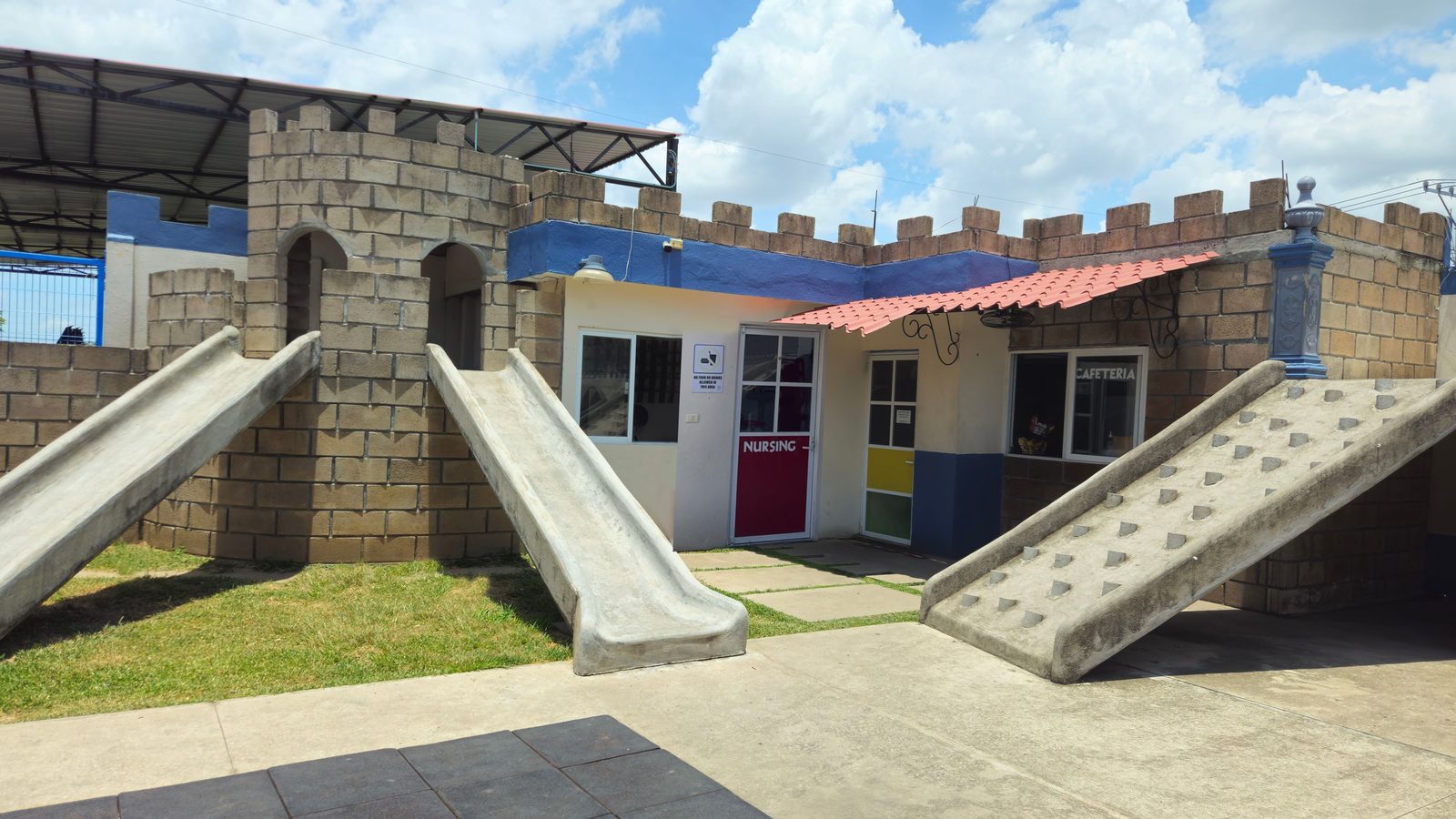 Cafetería y áreas del colegio